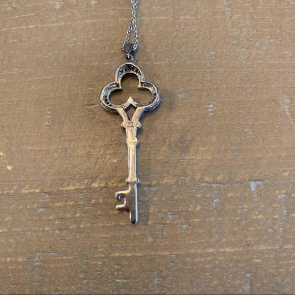Diamond Key Pendant - Picture 3 of 10